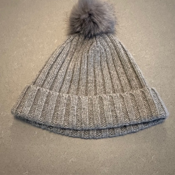 Women's J. Crew Wool Blend Ribbed Beanie with Faux-Fur Pom-Pom - Heather Gray - Picture 3 of 8